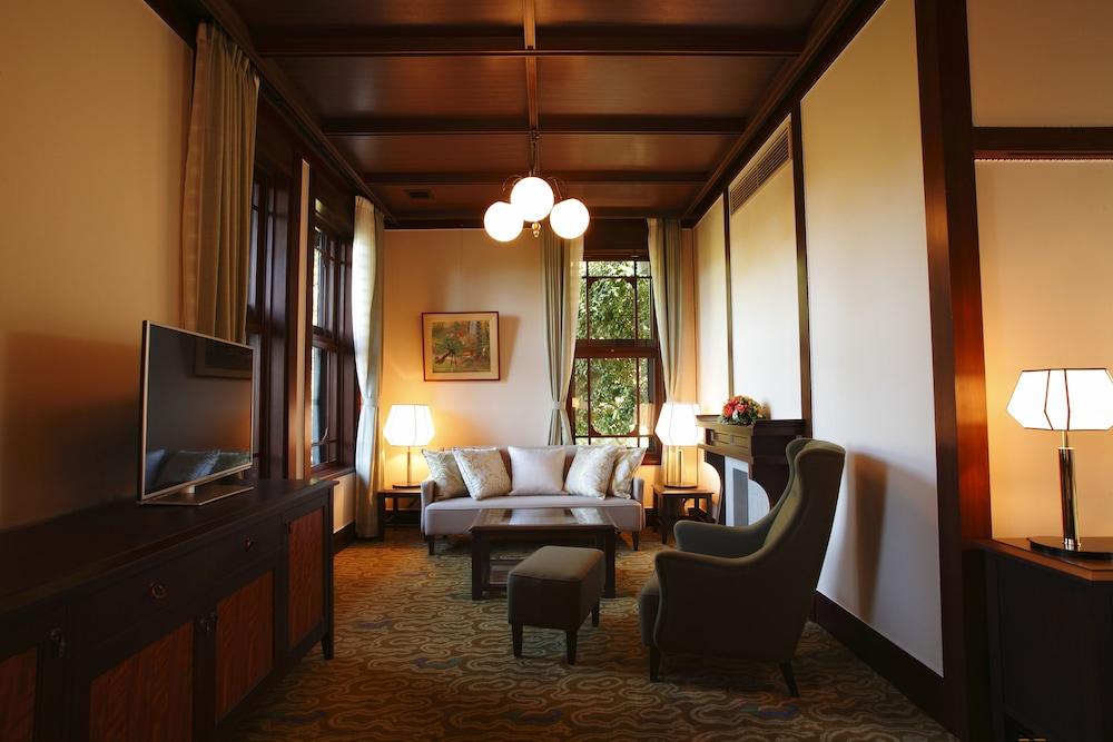 Nara Hotel 5*